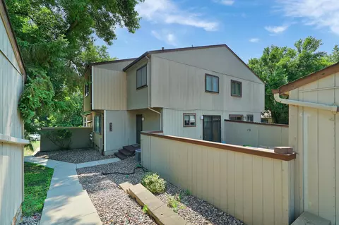 6334 Saint Johns Dr, Eden Prairie, MN 55346