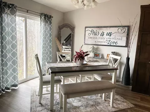 39581 Oak Park Trl, North Branch, MN 55056