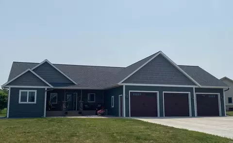 1007 Curt Felt Dr, Alexandria, MN 56308