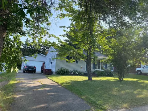 333 Andover Rd, Hoyt Lakes, MN 55750