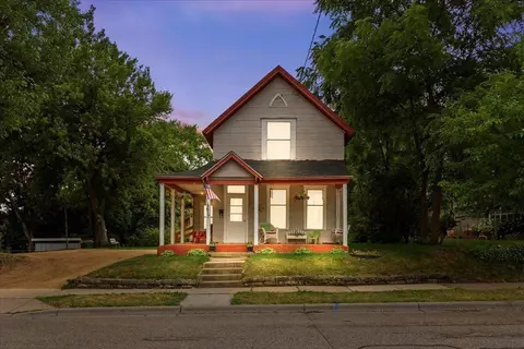 617 Wilkins St W, Stillwater, MN 55082
