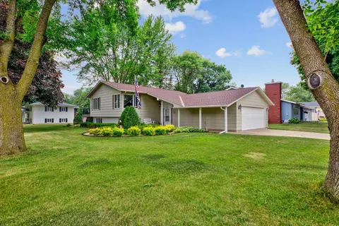 10 Mitchell Dr, Faribault, MN 55021