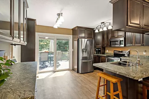 4560 E Greenleaf Dr, Eagan, MN 55123 photo 4