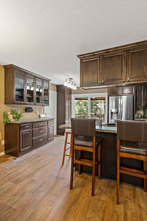 4560 E Greenleaf Dr, Eagan, MN 55123 photo 9