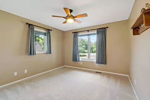 4560 E Greenleaf Dr, Eagan, MN 55123 photo 17