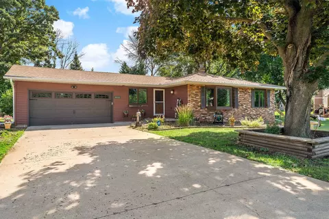 4560 E Greenleaf Dr, Eagan, MN 55123 photo 33