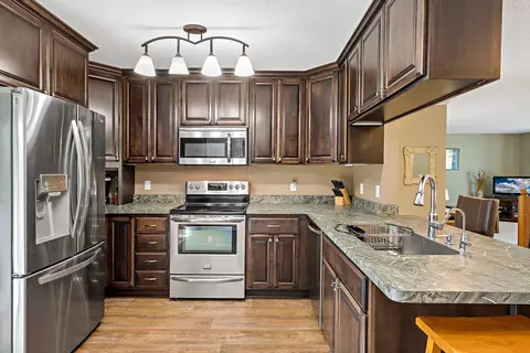 4560 E Greenleaf Dr, Eagan, MN 55123 photo 5