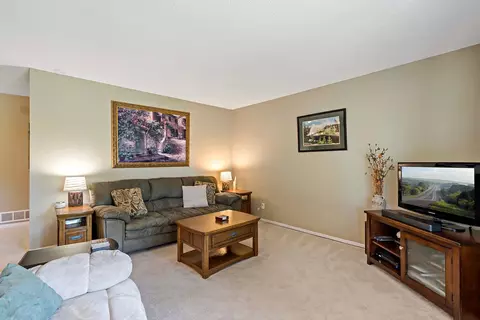 4560 E Greenleaf Dr, Eagan, MN 55123 photo 11
