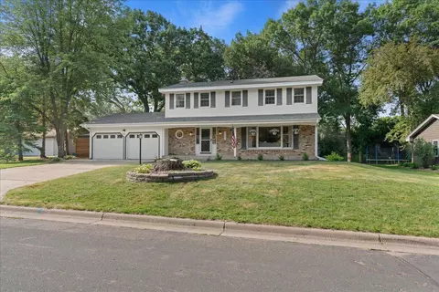 7117 Glenross Rd, Woodbury, MN 55125