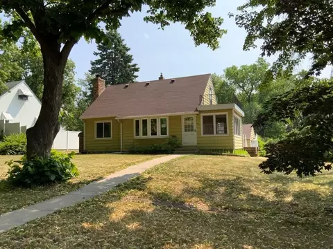 1928 Adolphus St, Maplewood, MN 55117