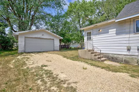 602 Fowler St, Faribault, MN 55021 photo 2