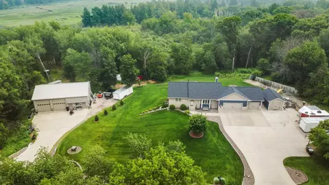 18315 Dahlia St NW, Oak Grove, MN 55011