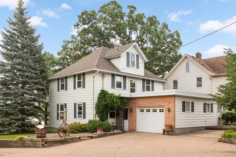 4431 Shoreline Dr, Robbinsdale, MN 55422