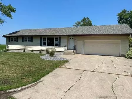 1021 W Wachtler Ave, Clara City, MN 56222