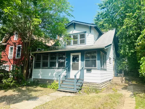 723 4th St E, Saint Paul, MN 55106
