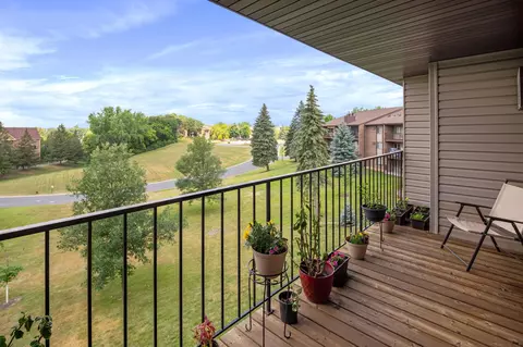 3440 Golfview Dr #314, Eagan, MN 55123 photo 4