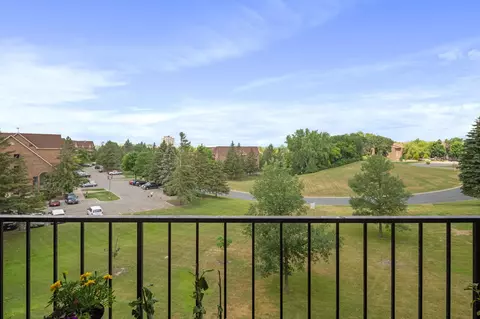3440 Golfview Dr #314, Eagan, MN 55123 photo 5
