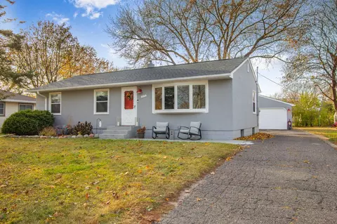2691 Apache Rd N, North Saint Paul, MN 55109
