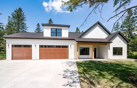 2825 SW 8th St, Grand Rapids, MN 55744