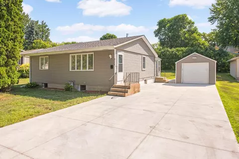 311 19th Ave N, Hopkins, MN 55343