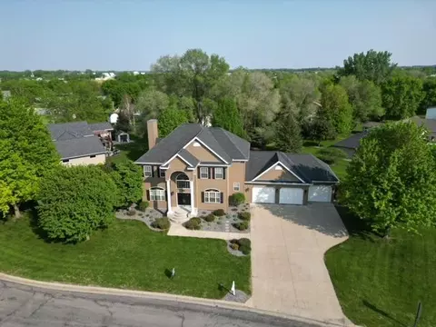 504 Northwood Dr, Redwood Falls, MN 56283
