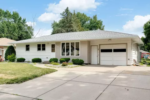 805 13th St W, Hastings, MN 55033