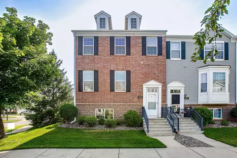 6820 158th St W, Apple Valley, MN 55124