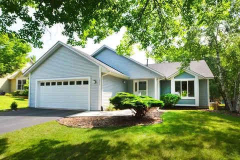 2821 Blue Ridge Dr, Woodbury, MN 55125