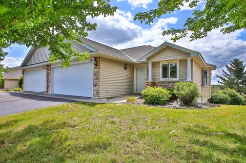 1122 Highpoint Ct, New Richmond, WI 54017