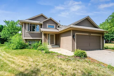 15700 Chalet Ct, Burnsville, MN 55306