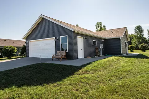 610 Southfork Pl SE, Kasson, MN 55944