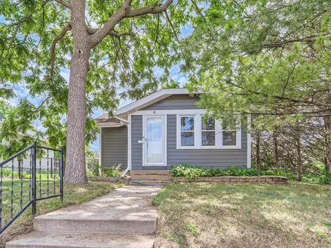 42 14th Ave N, Hopkins, MN 55343