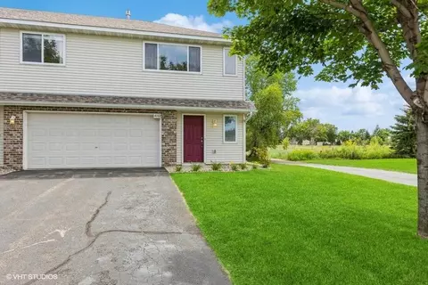 4102 Blakewood Dr, Shakopee, MN 55379