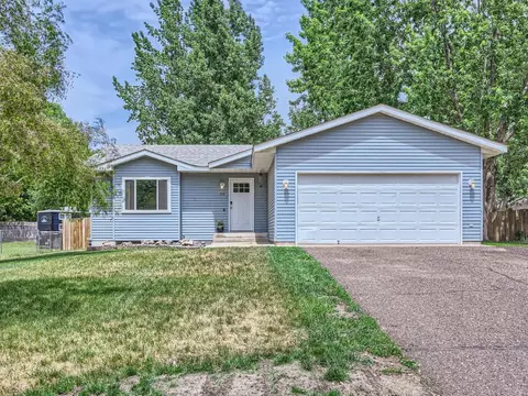 710 Page St SW, Isanti, MN 55040