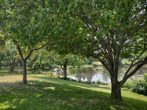 4155 Beaver Dam Rd, Eagan, MN 55122