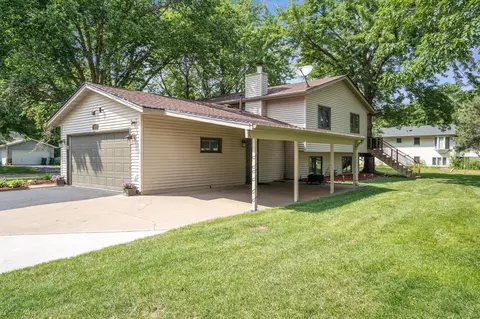 289 89th Ln NE, Blaine, MN 55434
