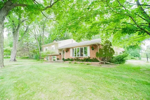 1304 4th St S, Stillwater, MN 55082