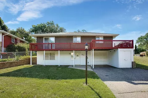 511 Granite Ave N, Oakdale, MN 55128
