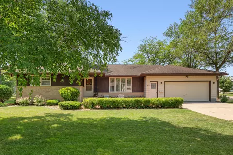 402 Clinton St E, Arlington, MN 55307