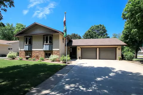702 S Hubbard Ave, Litchfield, MN 55355