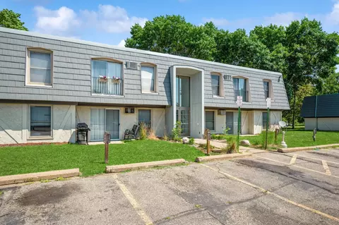 807 11th Ave S #5, Hopkins, MN 55343