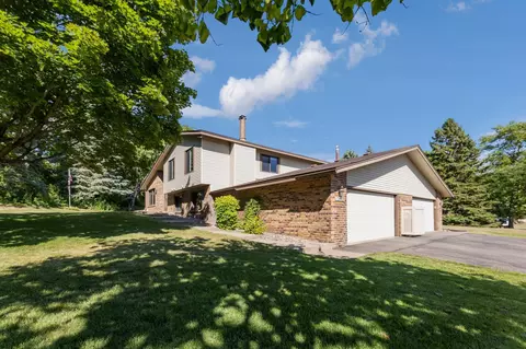 13410 Pepperwood Cir, Minnetonka, MN 55305