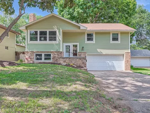 2910 W 71st St, Richfield, MN 55423