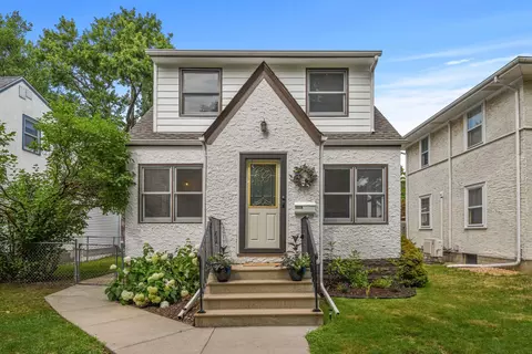 1579 Chelsea St, Saint Paul, MN 55108