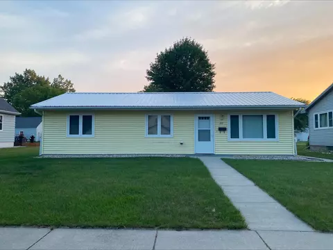 211 Tindolph Ave S, Thief River Falls, MN 56701