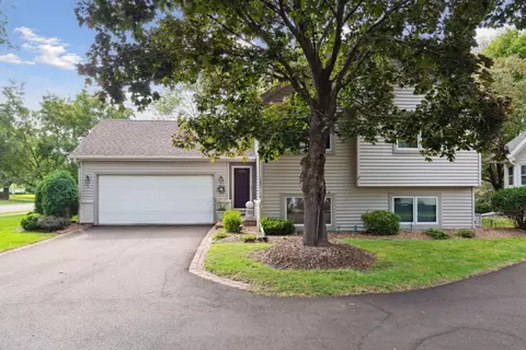 10262 Lee Dr, Eden Prairie, MN 55347