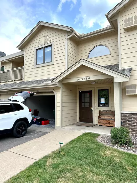 1560 Wheelock Ln #101, Saint Paul, MN 55117