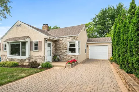 659 3rd Ave, Mendota Heights, MN 55118