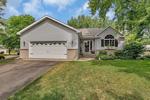 3 Country Creek Cir, Saint Cloud, MN 56301