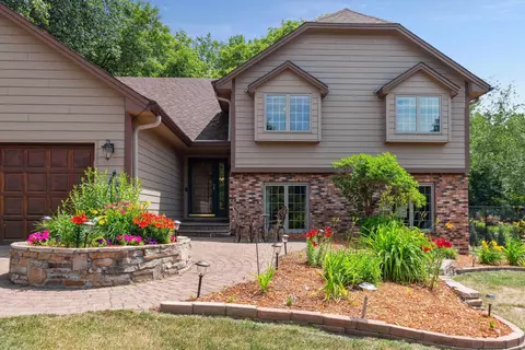 11335 Creekridge Dr, Eden Prairie, MN 55347